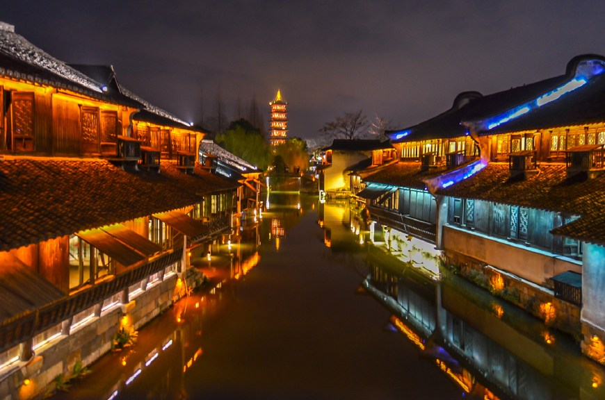 1300年的古镇投资10多亿,有江南古镇最美的夜