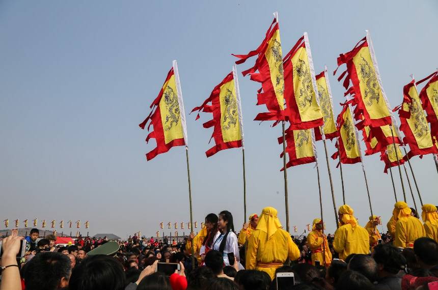 青岛田横祭海节太火爆了!