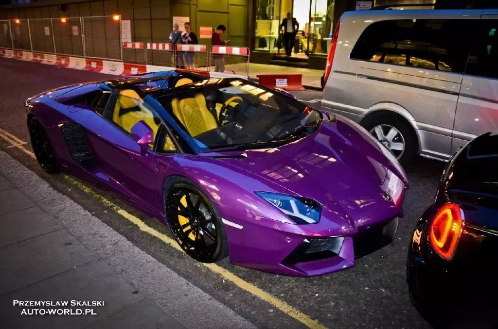 紫色大牛:兰博基尼aventador lp700-4 roadster