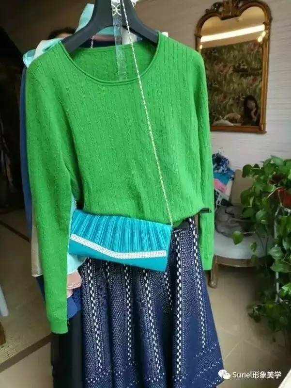 邻近色衣服怎么搭_邻近色衣服搭配(2)