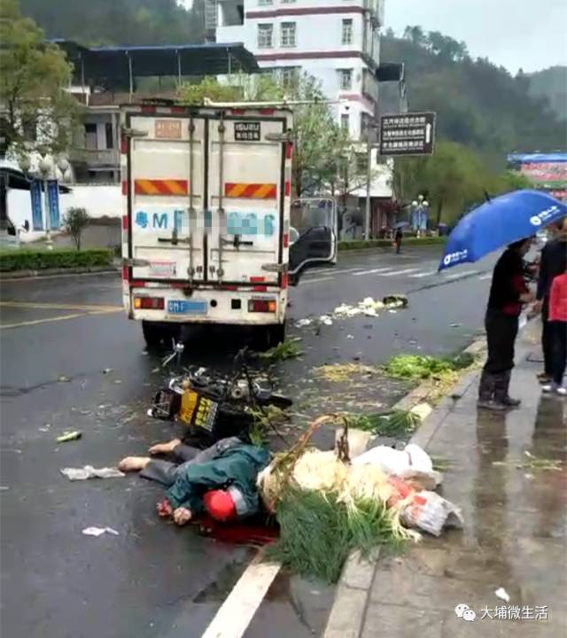 大埔县城西环路与环城大道交界处(西湖公园旁)发生一起交通事故