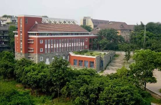 它是重大b区,也是建院人记忆深处的重庆建筑大学