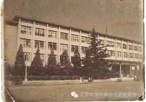 ▼ 北京大学图书馆旧馆我来北大第一个学期的"音响系统"仍然是一个