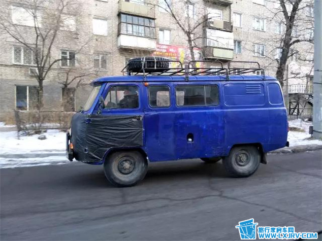 (俄罗斯的嘎斯牌面包车,到现在还是俄罗斯的平民座驾 返回搜
