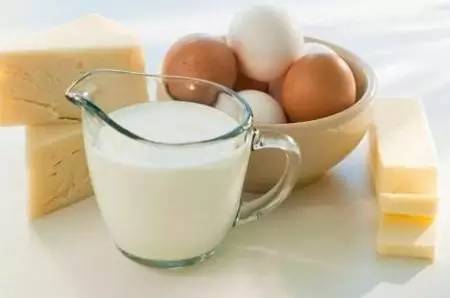 错误吃法一:鸡蛋 豆浆 这种搭配,应该是大部分人早餐的必备 单独饮用