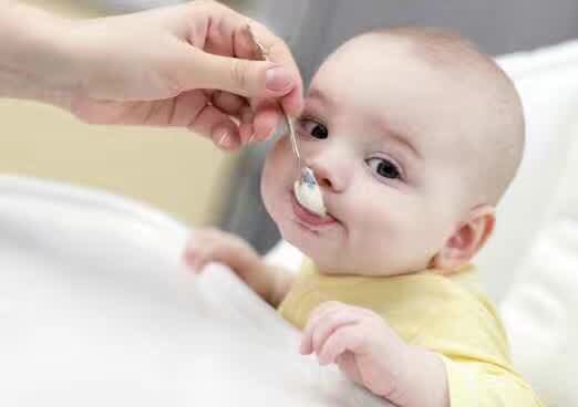 宝宝每天应该吃几次辅食几次奶,时间计划表