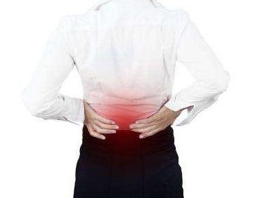 为什么腰间盘突出会导致臀部麻木,大腿疼痛?