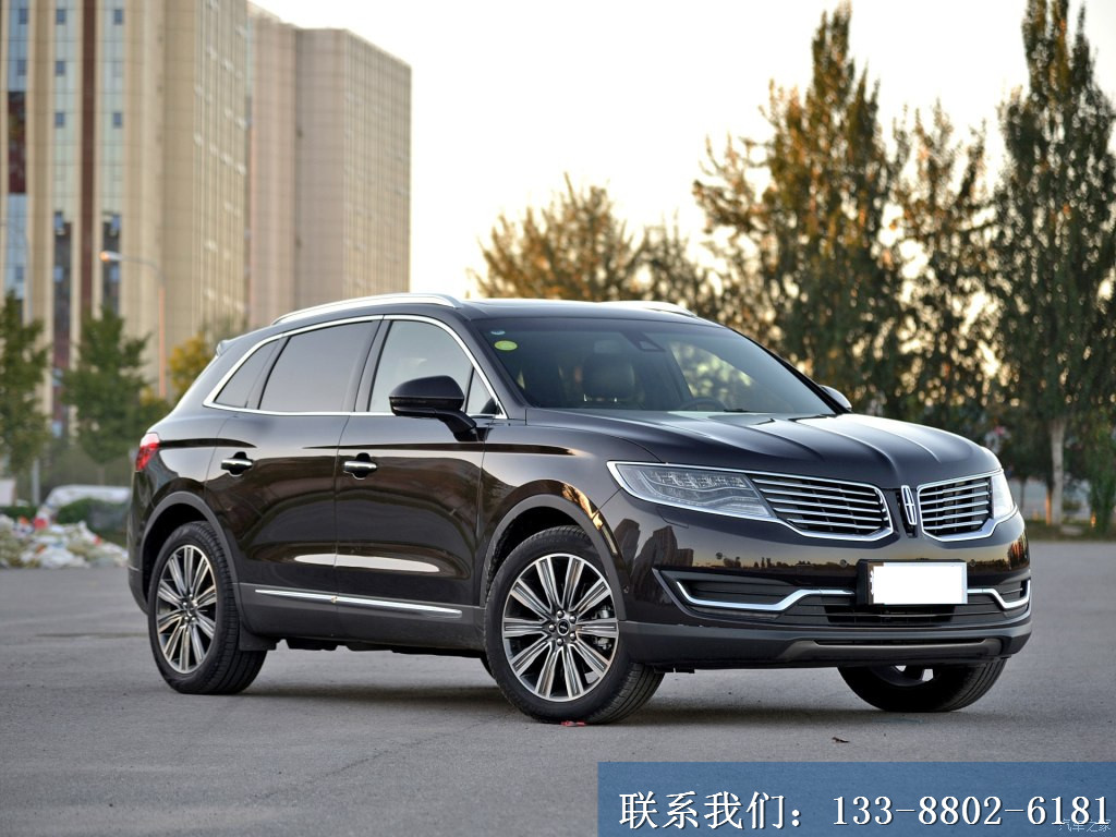 2017款林肯mkx是一辆不折不扣的美式中大型suv,在体积上甚至不虚同胞