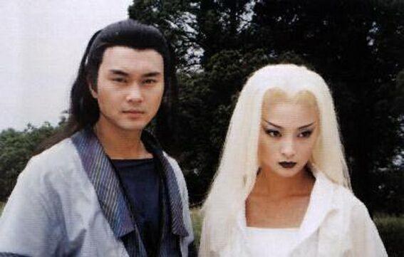 1999年,电视剧版的《白发魔女》由蒋勤勤,张智霖,林芳兵主演