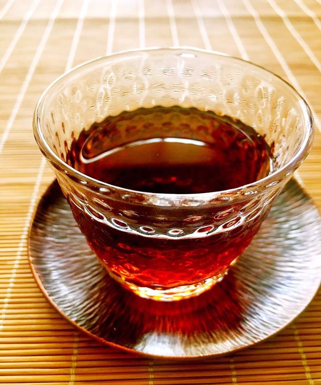 喝普洱茶时,茶汤浑浊是什么原因?
