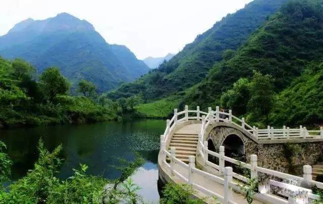 卢氏县旅游资源丰富拥有熊耳山风景区,豫西大峡谷风景区,玉皇山国家