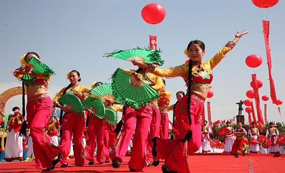 从云南大坝,走出世界的"玉溪花灯"