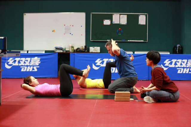 奥运冠军刘诗雯练的这些瑜伽体式,你练过几个?