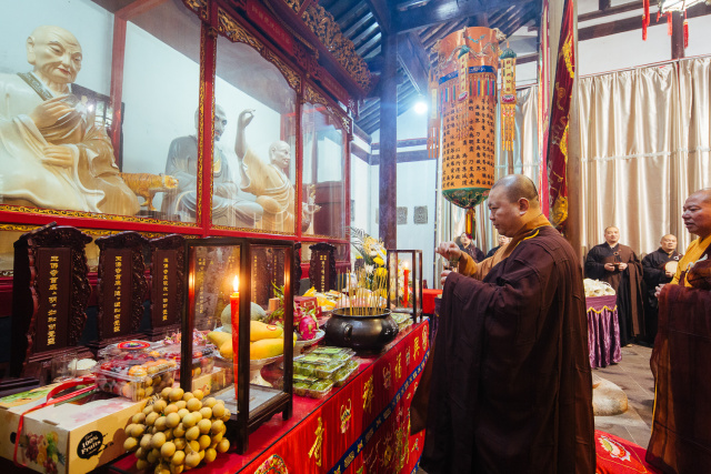 上海玉佛禅寺清明祭祖 慎终追远