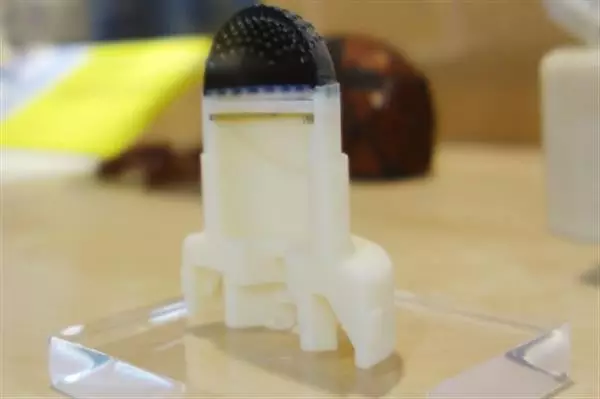 3D打印机械手可以通过仿生前脑来感知触觉