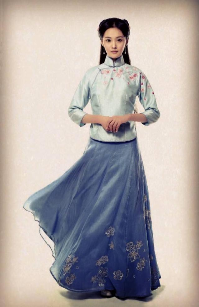 越南最火女明星:旗袍是我们发明的。国人都笑