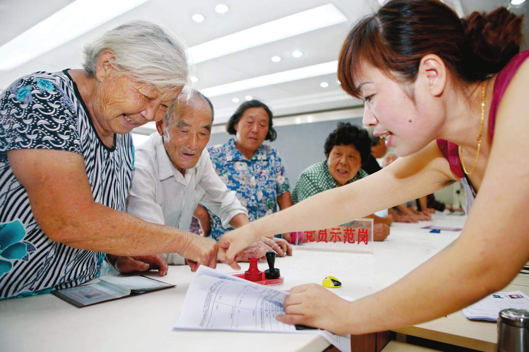 新生人口少未来会_新生人口统计表(3)