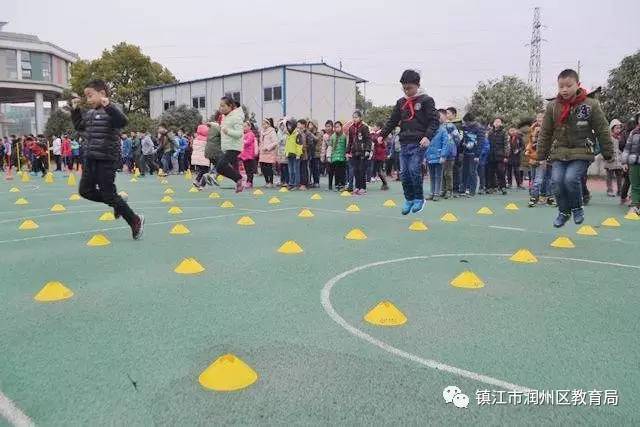 孔家巷小学课间活动“嗨”起来