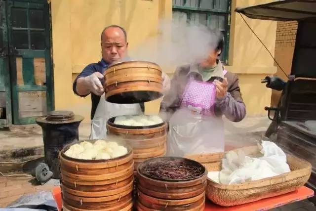 四川美食制作人携米其林大厨，竟来温州深巷开复古火锅店