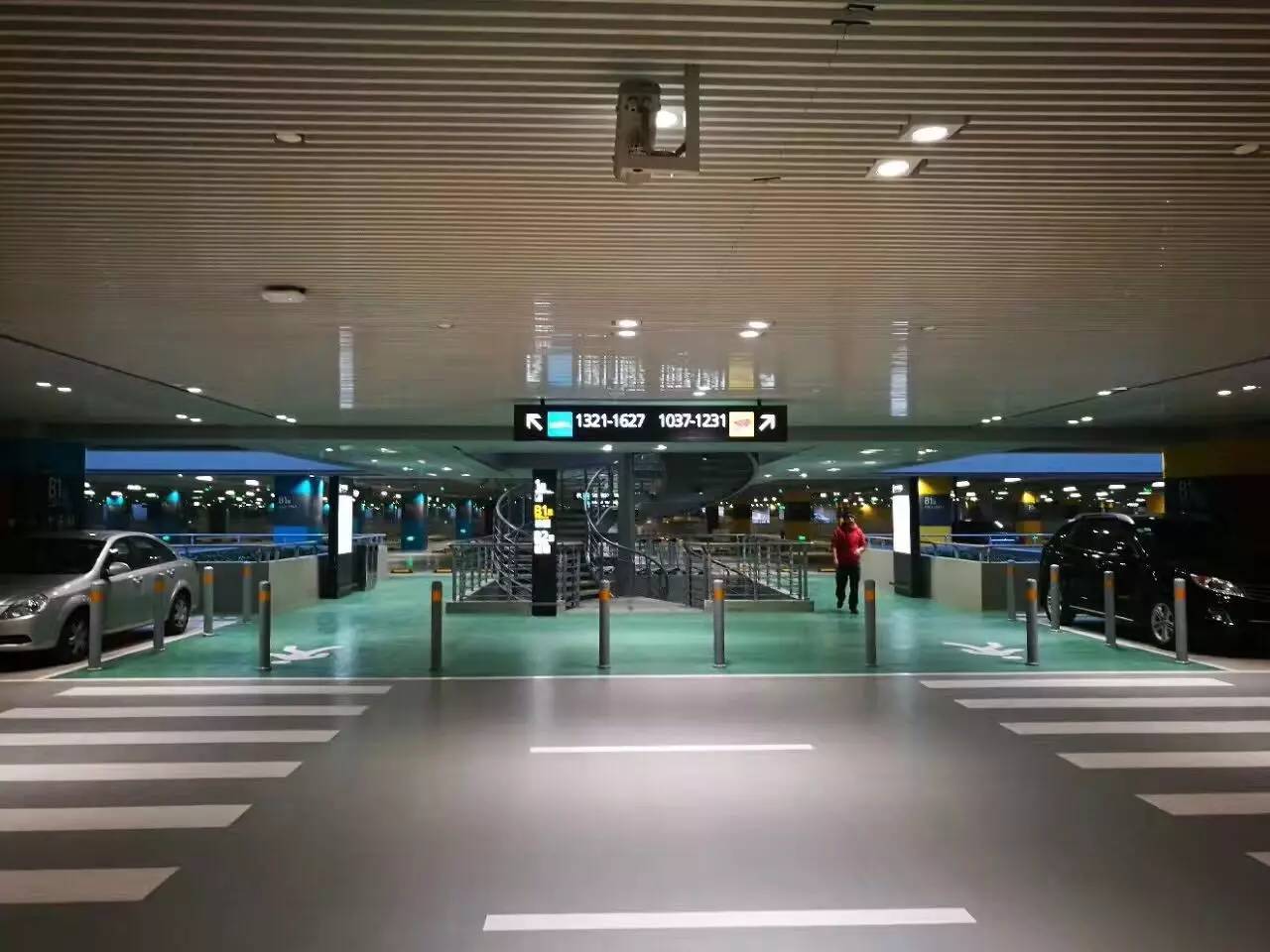 我国最大的国际机场之一——上海虹桥机场辟为国际机场