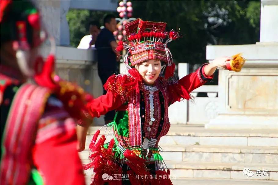 花腰彝族姑娘,舞动红河