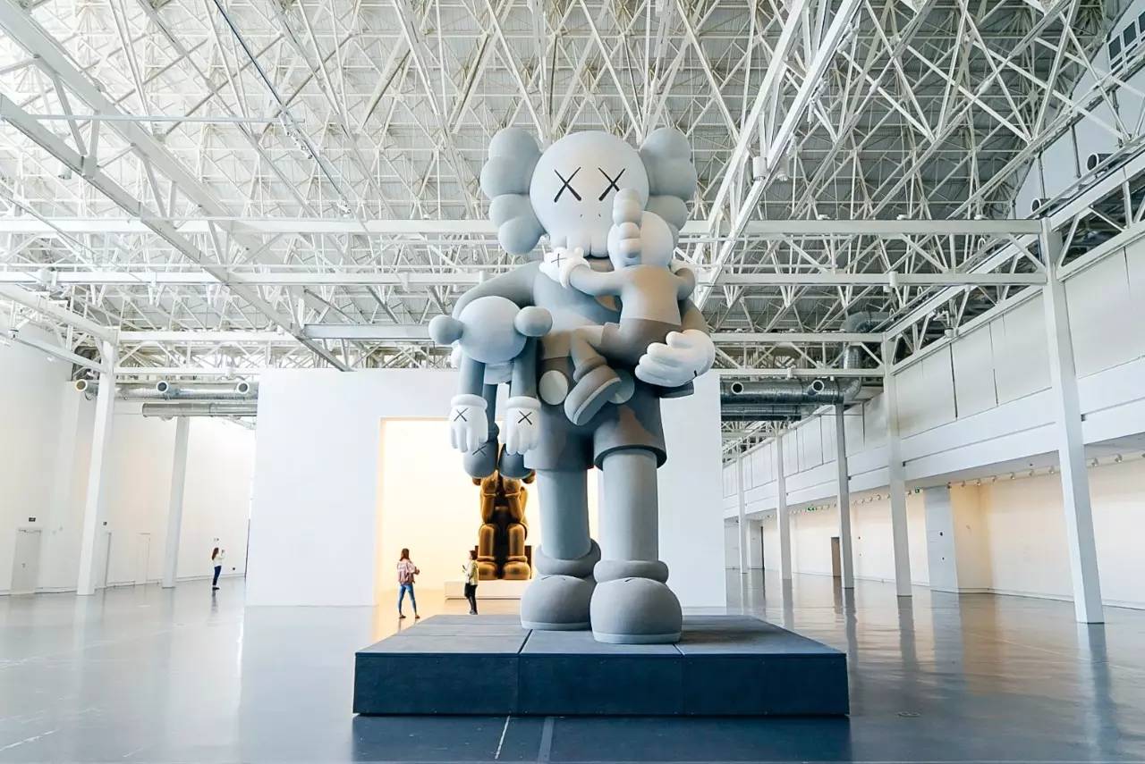 在kaws 上海展,我看到了他走过的路