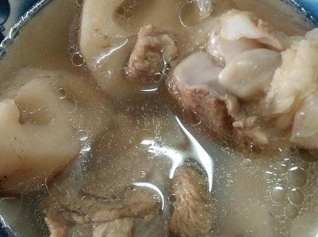 莲藕猪脚汤，猪脚怎么煲汤？