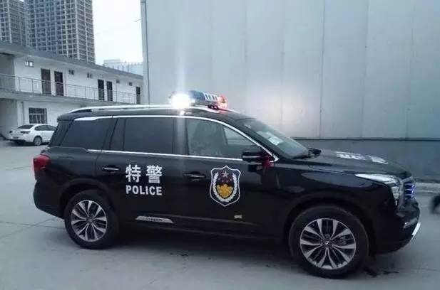 广汽传祺gs8特警版曝光,霸气效果堪比美国福特警用suv!