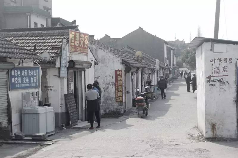 一个被松江遗忘的镇,如同那百年的老街