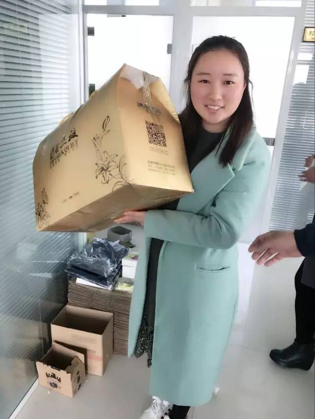 人口普查 被女神养了三年的我被曝光了