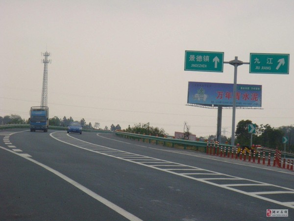 福银高速公路   1,福银高速公路东线596km至604km(南昌市新建区境内)