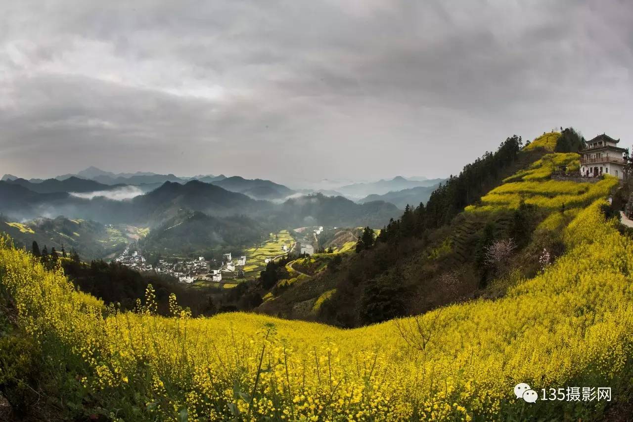 《层山叠嶂》