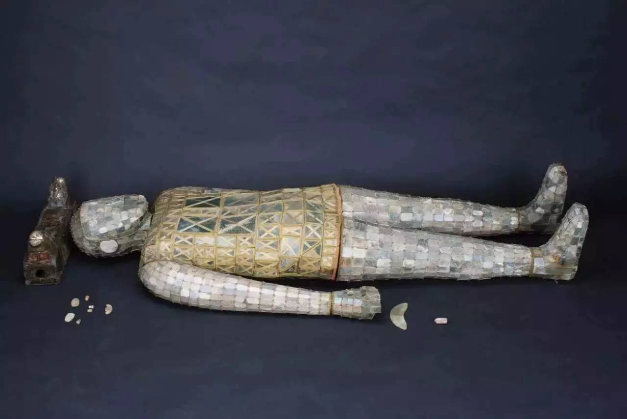 玉枕,九窍塞,来源于赫赫有名的满城汉墓,窦绾即是中山靖王刘胜的妻子