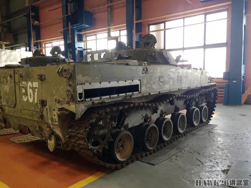 俄罗斯首次大修bmp-3步兵战车 现场惨烈