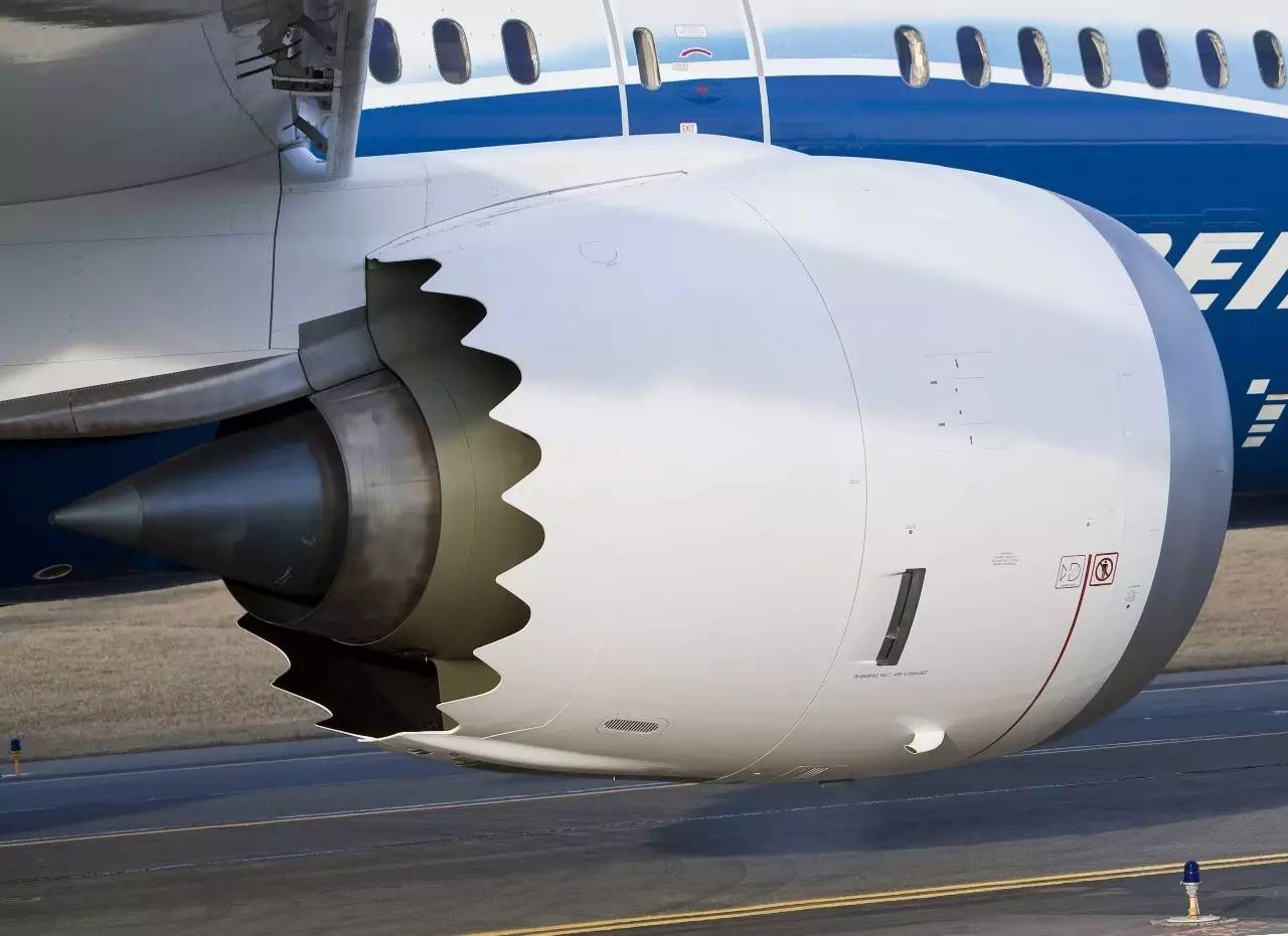 现代民用飞机的动力装置主要是大涵道比涡轮风扇发动机,简称涡扇