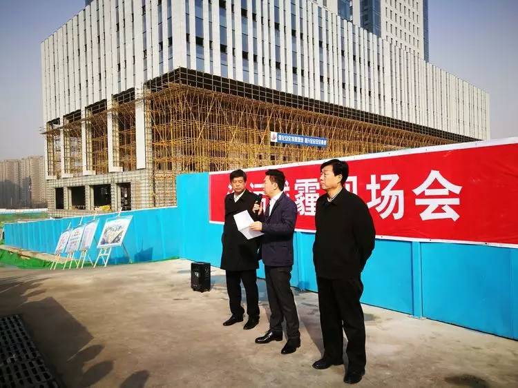 3月28日上午9时,曲江新区管委会主任姚立军带队赴曲江雁翔文化产业