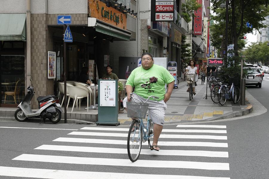 直击日本相扑手的动人瞬间