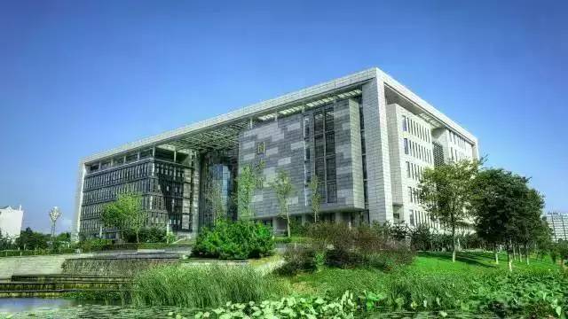 江苏大学 图书馆