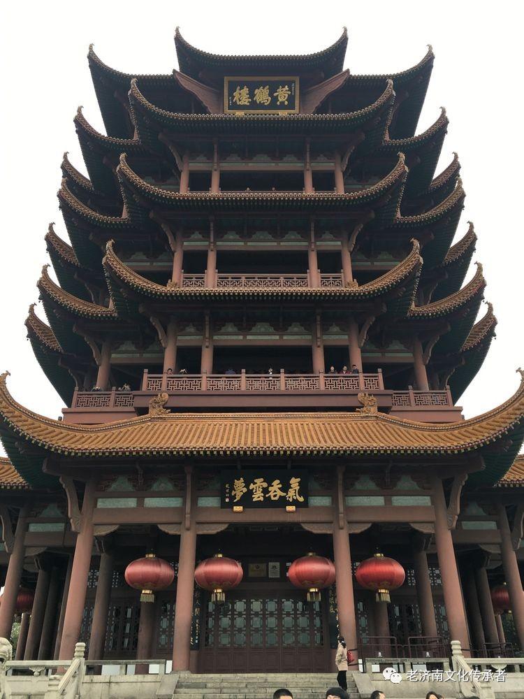 中国建筑多喜欢对称结构,设计不乏精思巧妙,本想专门呈现一组对称照片