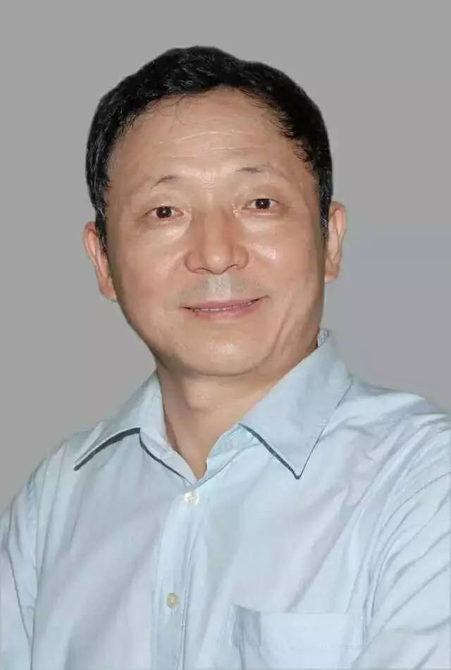 石丁简介石丁,原名袁敬渊,山东曹州人氏.