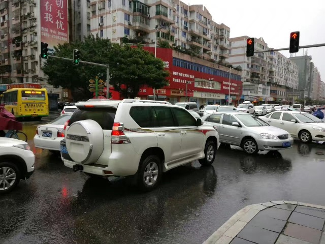 东莞暴雨黄色和雷雨大风黄色预警生效20个易水浸点你要知道！