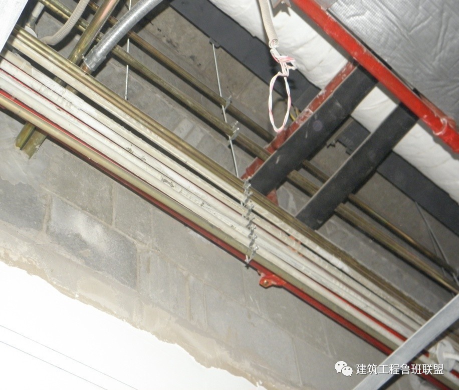 两项对策降低吊顶内综合管线施工的返工率