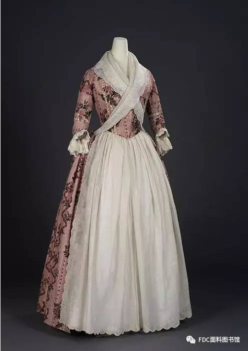 【服饰文化】十八世纪的英式晚礼服—紧身礼服裙close-bodied gown