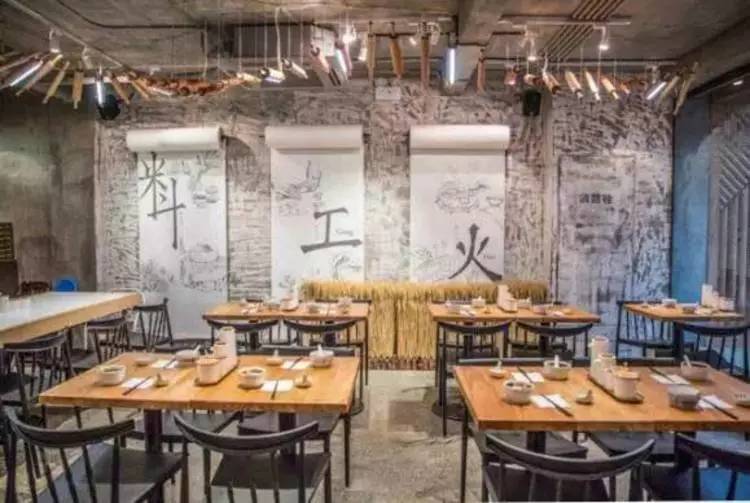 在上海开了6家餐饮店,其中一些还是 网红 ,他依