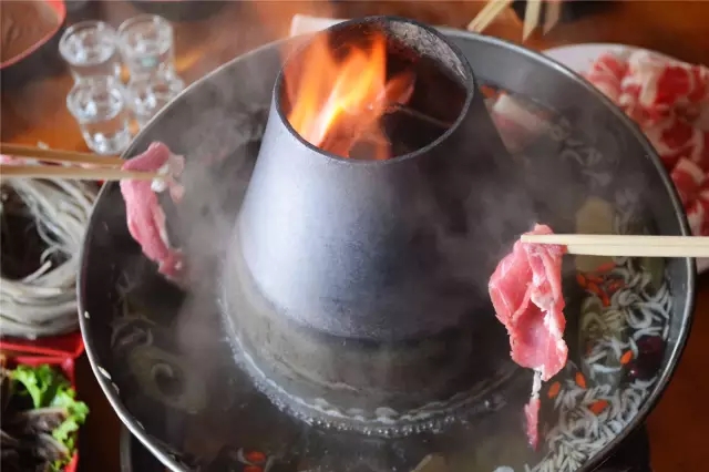 内蒙古传统特色美食—涮羊肉