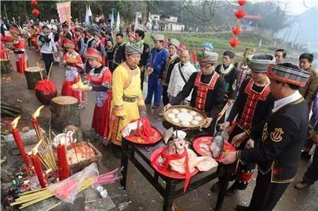 其它 正文  芦笙表演 " 现年80多岁的田金海老人告诉记者,仡佬族是一