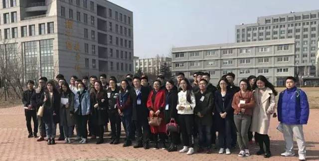 大连海洋大学研究生院的老师热情的接待了我校师生.