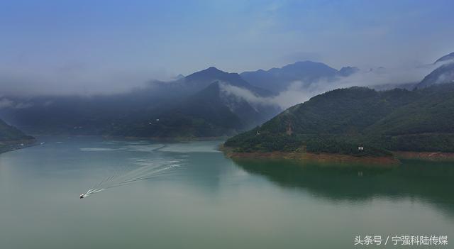 白龙湖为四川北部宝珠寺水库扩容后形成的湖泊,总面积