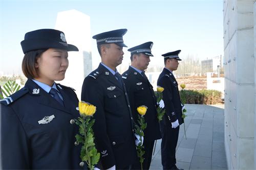 包头铁路公安处民警齐聚井坪公园广场祭英烈铸警魂