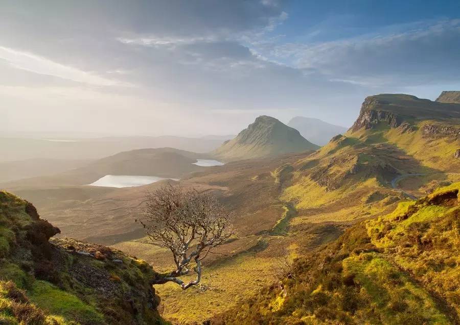 苏格兰高地的一个著名景点就是苏格兰最大的湖泊,罗蒙湖(loch lomond)